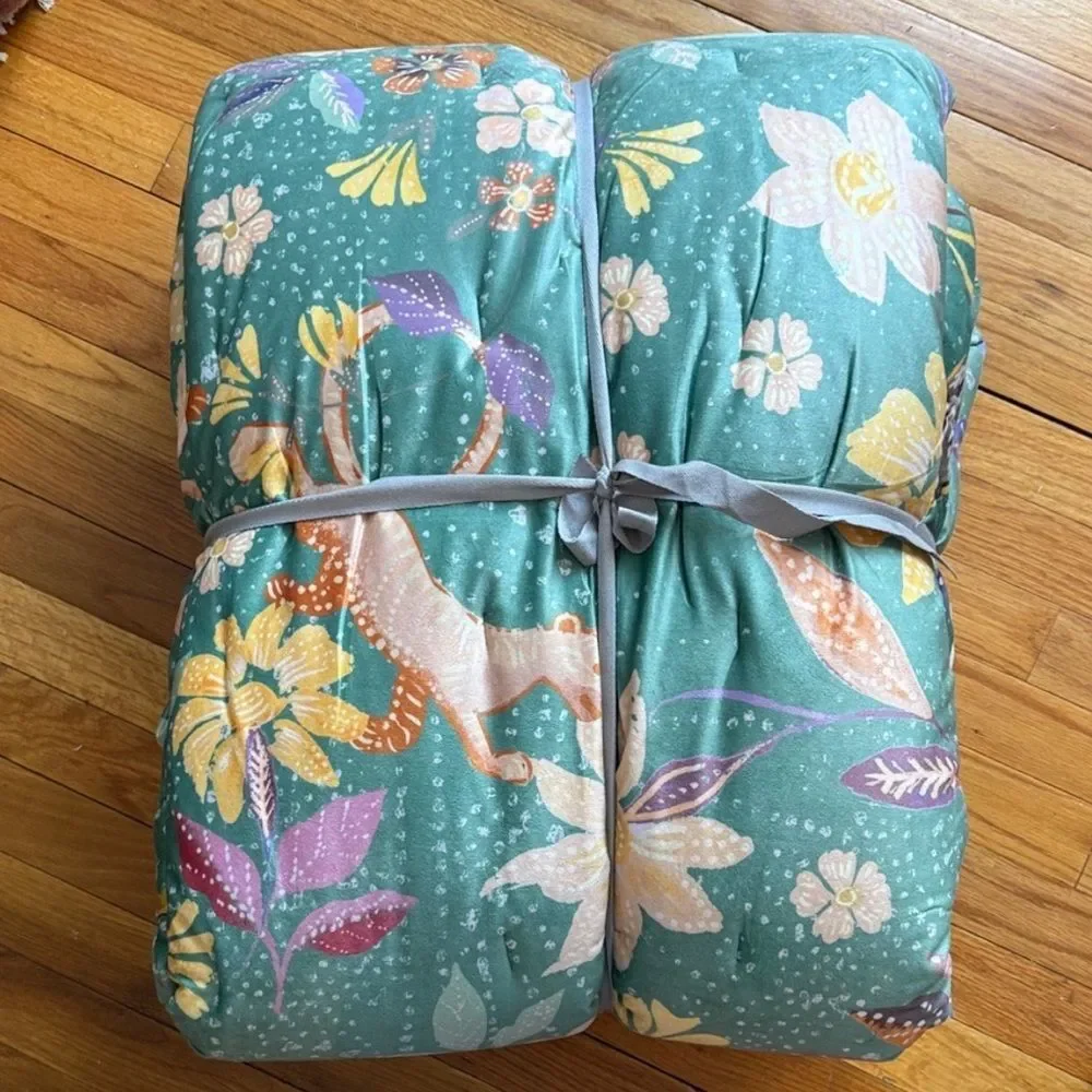 New Anthropologie Laurel Velvet Quilt Size King